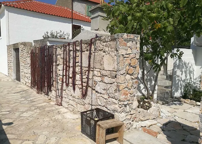 Littel Franceska شقة